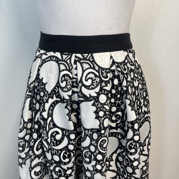 Ann Taylor Skirt sz 4 Black White Floral Lace Knee Full Wedding Cocktail Formal - Picture 3 of 8